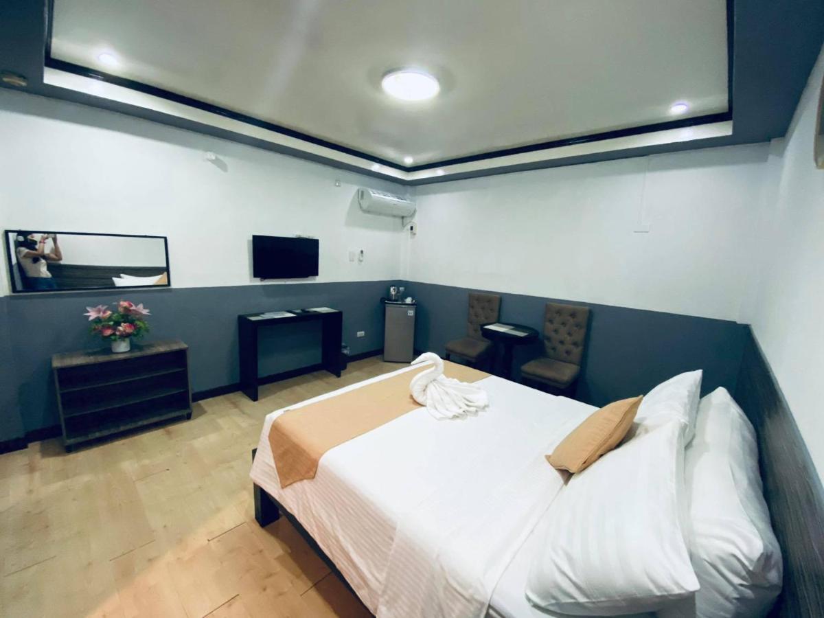 Amax Inn Makati Makati City Extérieur photo