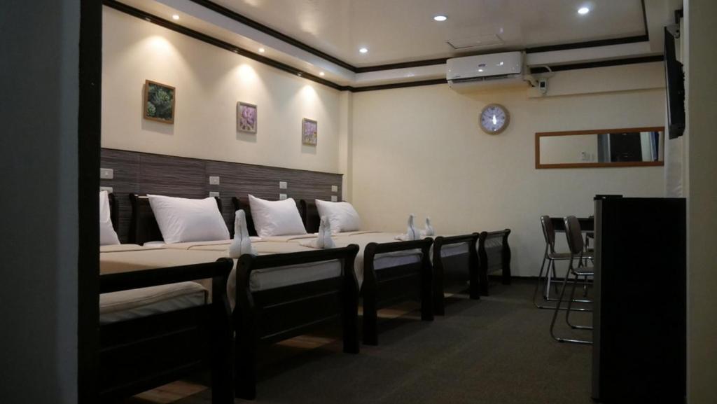 Amax Inn Makati Makati City Extérieur photo