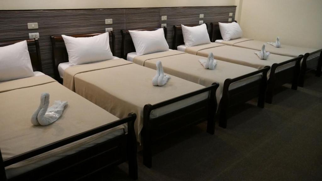 Amax Inn Makati Makati City Extérieur photo