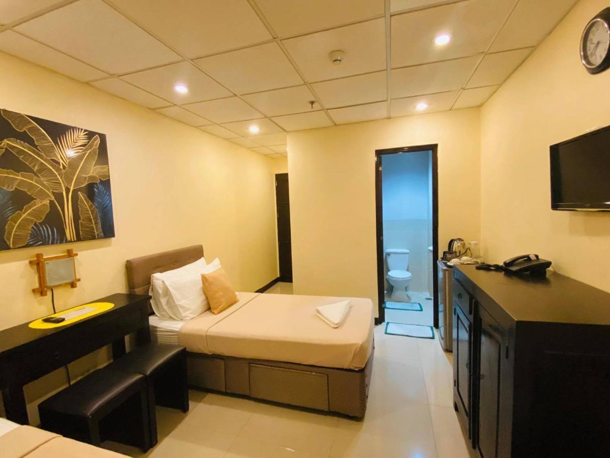 Amax Inn Makati Makati City Extérieur photo