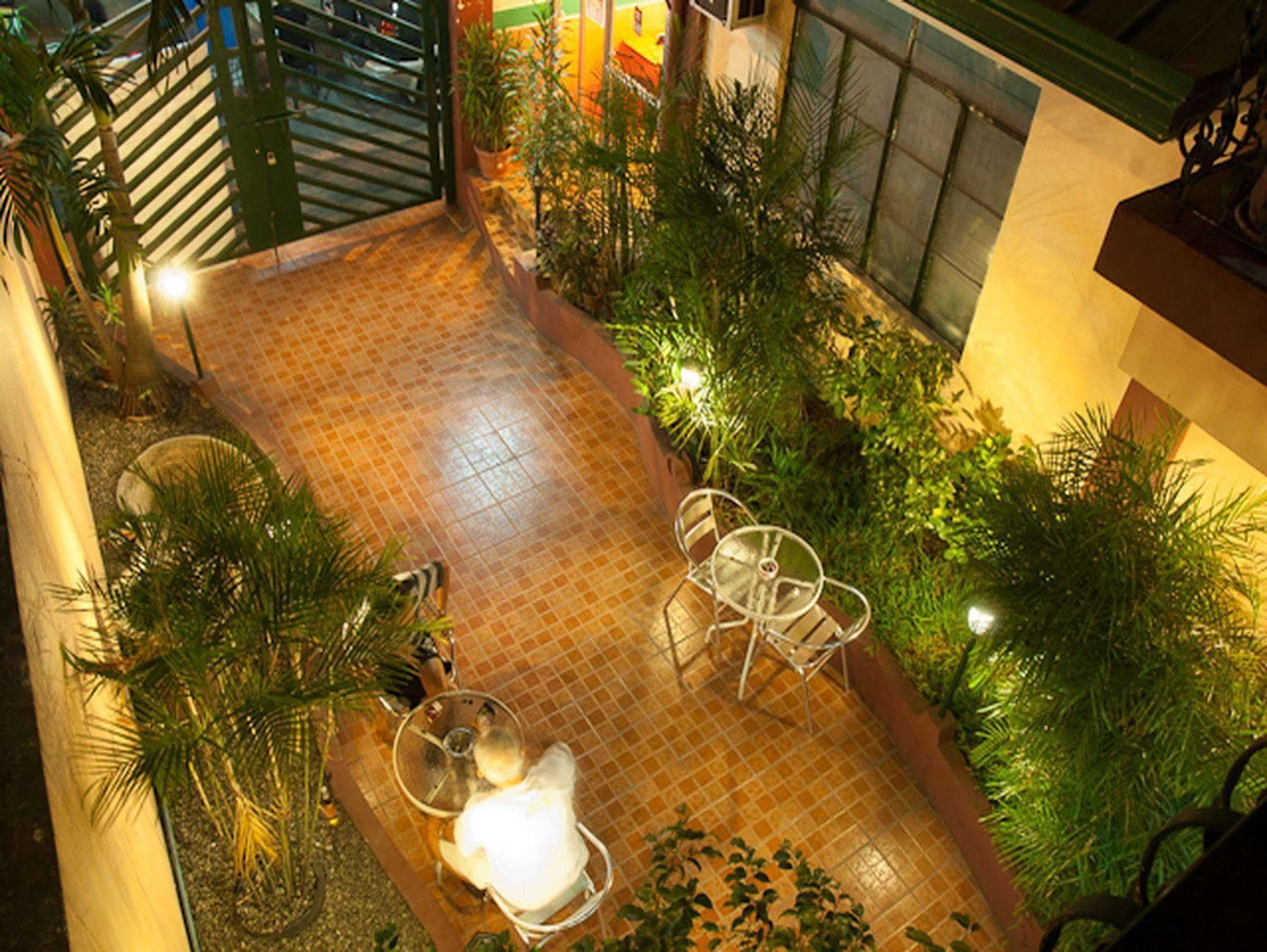 Amax Inn Makati Makati City Extérieur photo